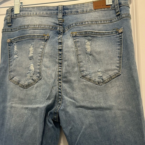 JUDY BLUE PEARL DETAIL SKINNY JEANS - Picture 5 of 6